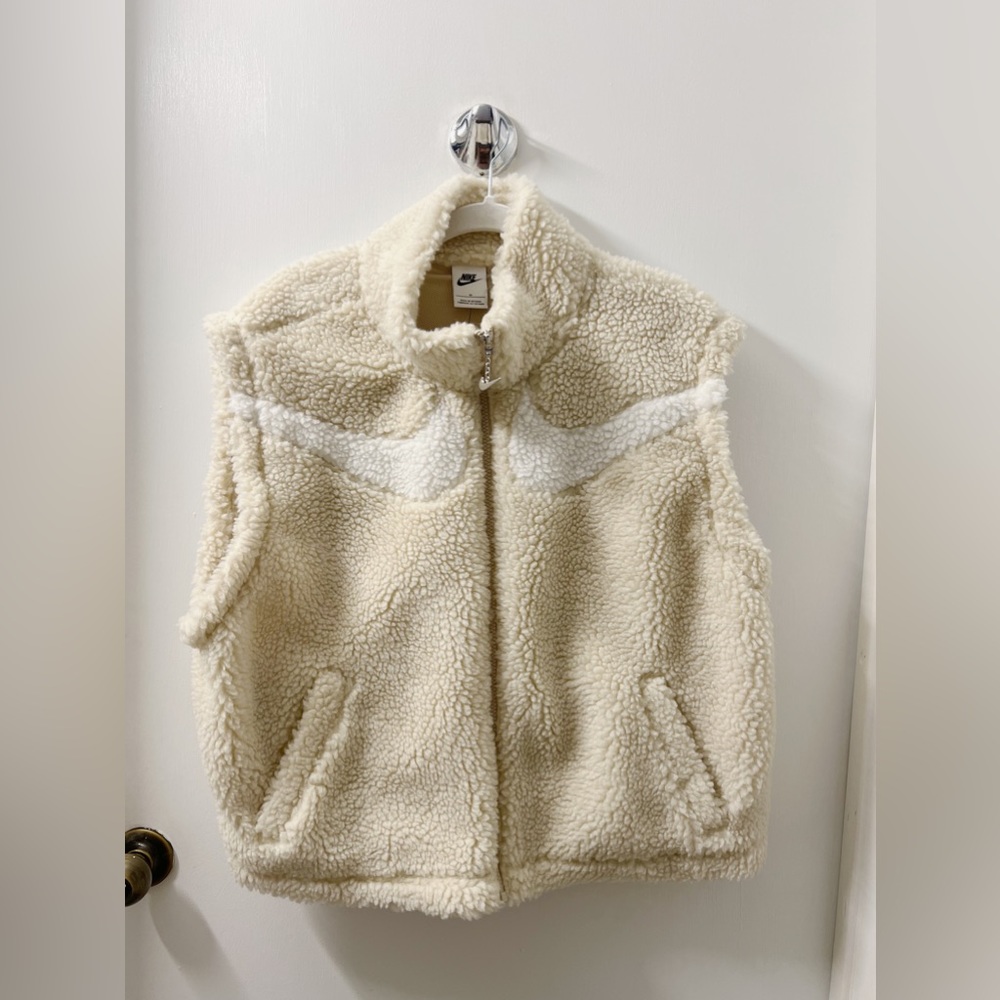Nike sherpa sleeveless vest coat